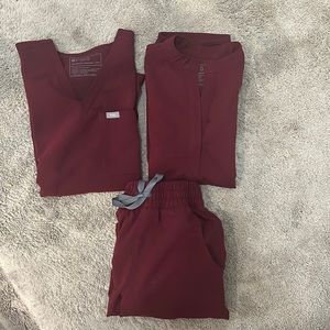 3 PIECE FIGS BURGUNDY SCRUB SET ❤️